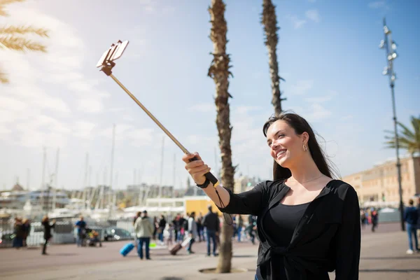 Šťastný turistické odběr selfie — Stock fotografie