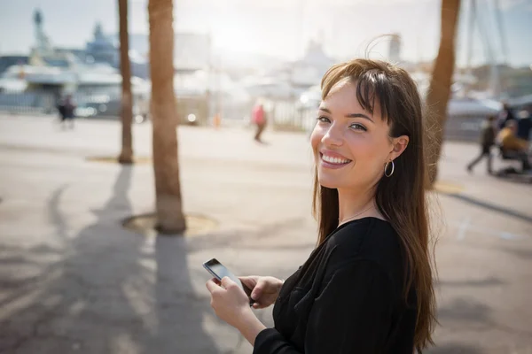 Mujer bonita feliz — Foto de Stock