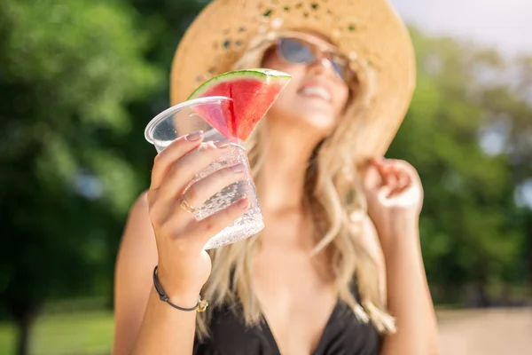 Fersk drikke med vannmelon – stockfoto