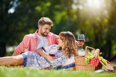 Bir bardak şarap konuşuyor