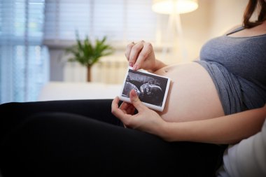 Bir bebeğin ultrason görüntüsü