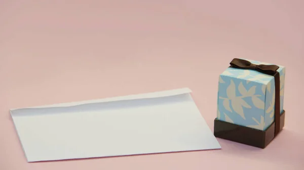 Dia Dos Namorados Uma Carta Envelope Branco — Fotografia de Stock