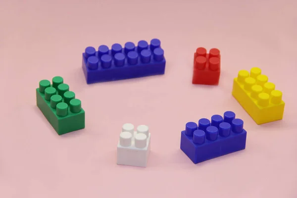 Кубики Блоки Різнокольорового Конструктора Світлому Фоні — стокове фото