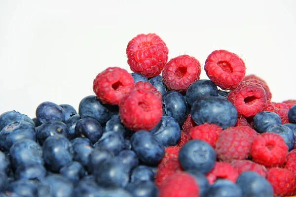 Fresh Raspberries Blueberries White Background Close Wild Summer Berries Blueberries — Stock Photo, Image