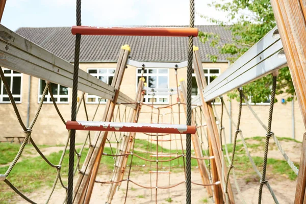 Close Van Een Metalen Ladder Een Speelplaats — Stockfoto