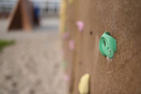 Escalade Murale Sur Une Aire Jeux École — Photo