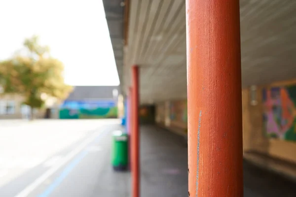 Gros Plan Poteau Rouge Cour École — Photo