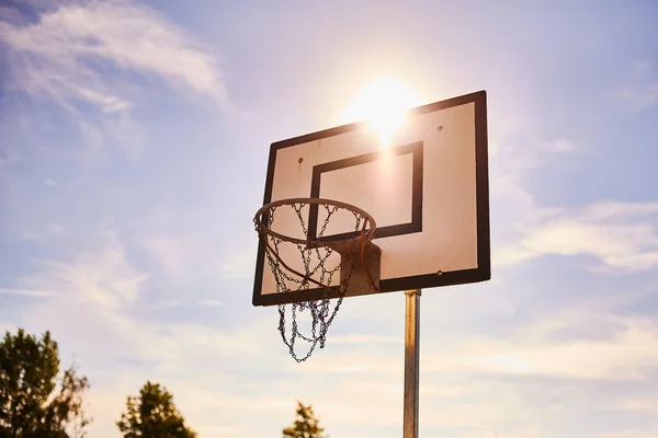 Old Basketball Net Sun — Stock Photo, Image