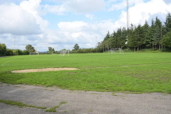 Gran Campo Fútbol Verde Para Niños —  Fotos de Stock