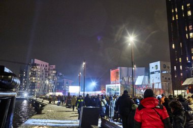 Danimarka 'da büyük bir kalabalığın olduğu hafif bir geçit töreni.