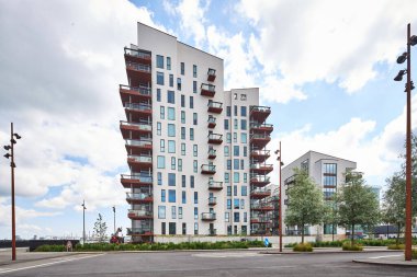 Danimarka 'da güzel manzaralı modern apartman binası.