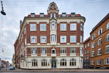 Danimarka 'da kırmızı tuğla bina