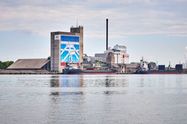 Danimarka 'da büyük gemileri olan liman.