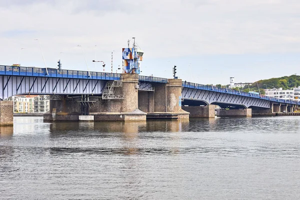 Uma Grande Ponte Azul Denmark Dia Ensolarado — Fotografia de Stock