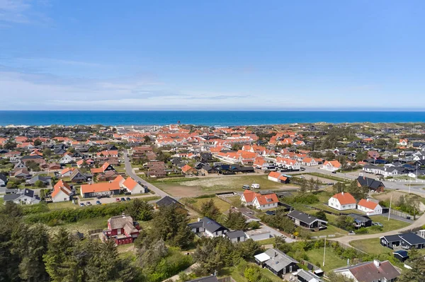 Een Blik Voorsteden Denmark Met Blauwe Lucht — Stockfoto