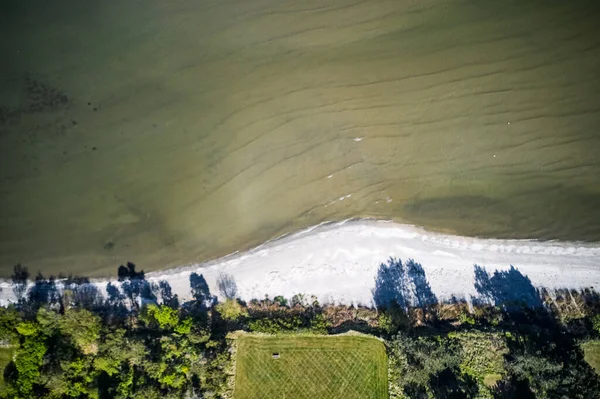 Danimarka 'daki büyük yeşil alanın insansız hava aracı çekimi.
