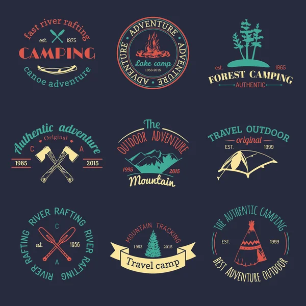 Conjunto de logotipo de camping vintage — Archivo Imágenes Vectoriales