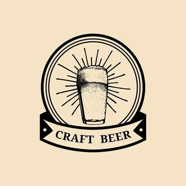 Logotipo retro con cerveza . — Vector de stock