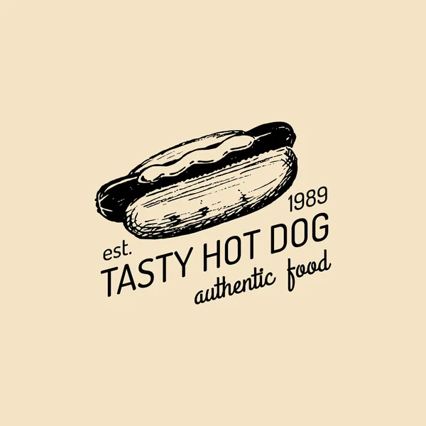 Fast food emblem with hot dog. — 图库矢量图片
