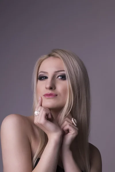 Hübsche blonde Frau Gesicht Nahaufnahme — Stockfoto