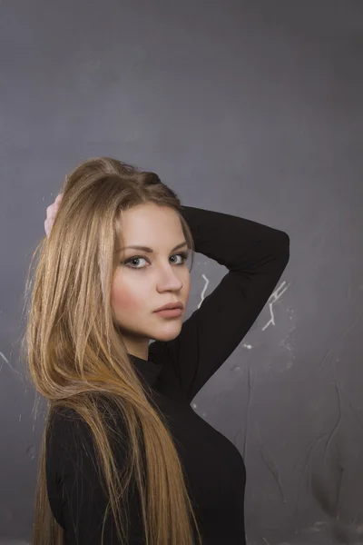 Modelo encantador com um cabelo loiro — Fotografia de Stock