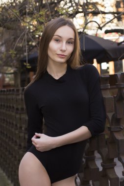 İç çamaşırı poz Caddesi'nde baştan çıkarıcı kadın