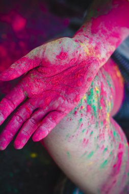 Kuru toz closeup el ele