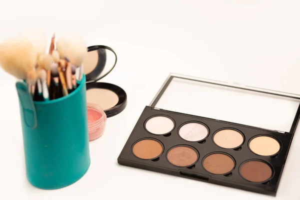 Juego Maquillaje Kit Pinceles Estuche Paleta Tez Polvo Compacto Sobre — Foto de Stock