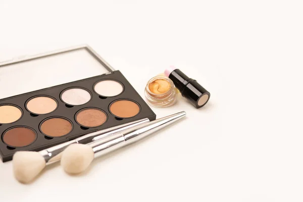 Professional Contouring Palette Brushes Cream Eyeshadows Grey Background — Stock Photo, Image