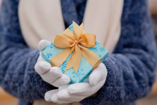 Woman Dressed Blue Winter Coat Holding Small Gift Box Silk — Stock Photo, Image