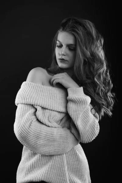 Stunning Brunette Woman Long Curly Hair Wears Knitted Sweater Naked — Stock Photo, Image