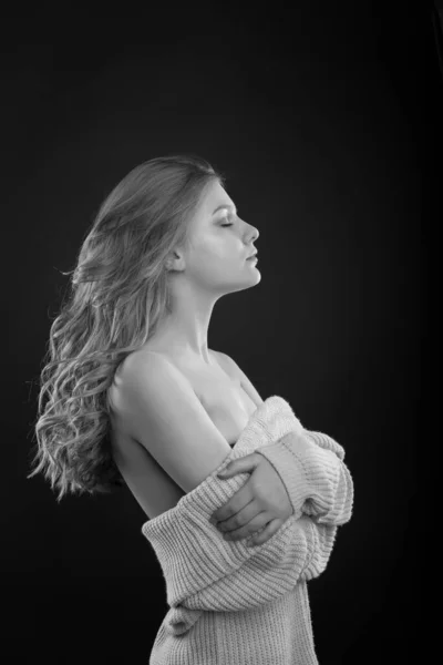 Tender Brunette Woman Wears Knitted Sweater Naked Shoulders Posing Shadow — Stock Photo, Image