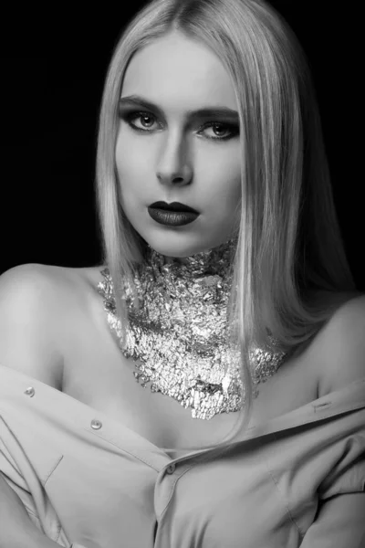 Zwart Wit Beauty Shoot Prachtig Blond Model Poseren Studio Met — Stockfoto