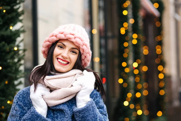 Cheerful Brunette Woman Wears Knitted Light Pink Cap Scarf Walking — Stock Photo, Image