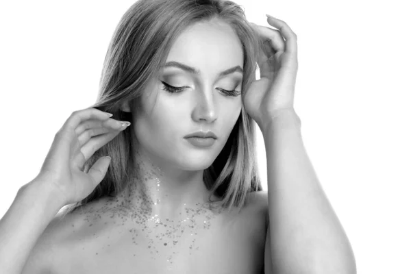 Closeup Beauty Shot Magnificent Blond Model Posing Professional Makeup Glitter — Stock Photo, Image