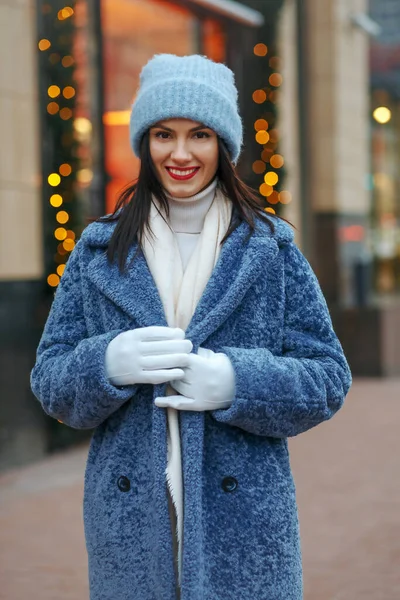 Smiling Brunette Woman Coat Walking City Winter — Stock Photo, Image