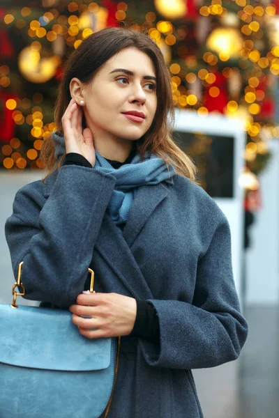 Lovely Young Woman Dressed Trendy Coat Walking Street Winter — Stock Photo, Image