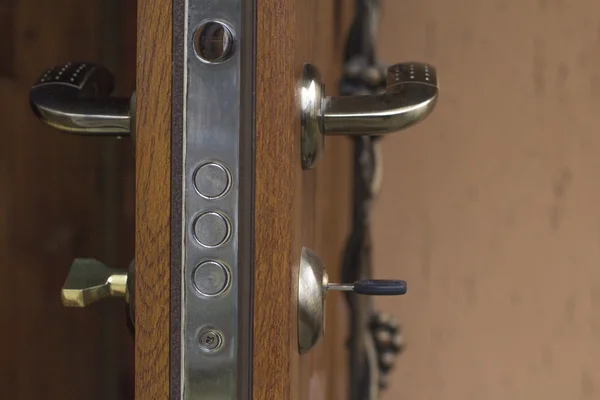 กุญแจในหลุมกุญแจ — ภาพถ่ายสต็อก