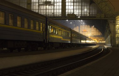  Geceleri tren istasyonu, Lvov