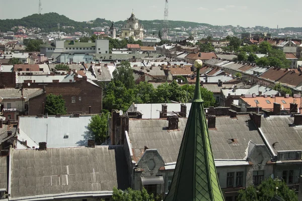 A paisagem urbana de Lviv de uma altura — Fotografia de Stock