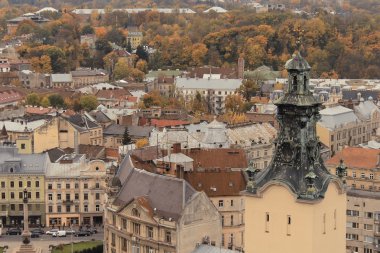 Lviv, Ukrayna - 20 Ekim: Görünüm Mickiewicz meydanında.20.10 Top.