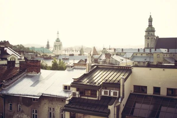 Lviv çatıda üzerinden sabah görüntülemek