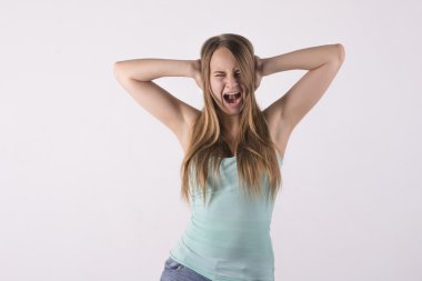 genç kadın çığlığı 