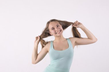 onun saçını çekme genç kızgın kadın