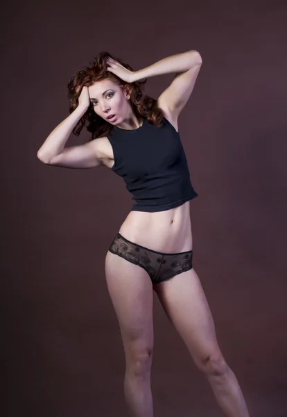 Athletic kvinna i underkläder — Stockfoto