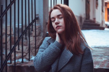 Şehvetli genç kadın portre