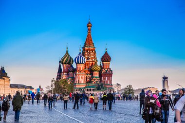 aziz fesleğen moskova