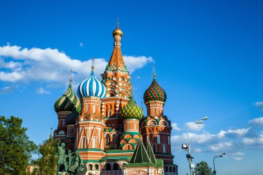 aziz fesleğen moskova