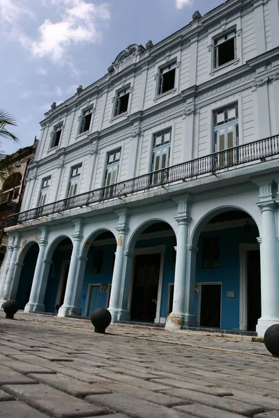 Дворец в Хаване, Куба — стоковое фото