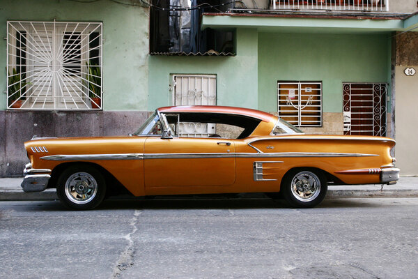 винтажный кубинский автомобиль

